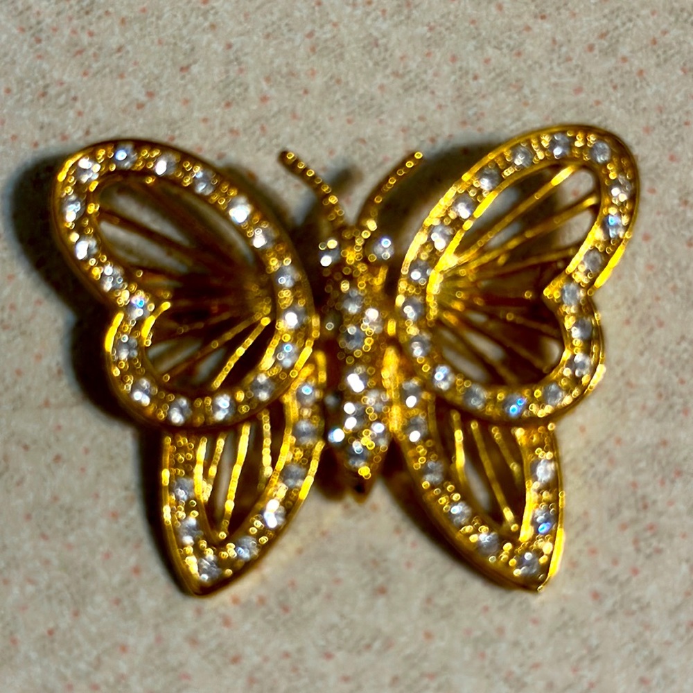 Vintage Roman rhinestone gold tone butterfly broach (555)